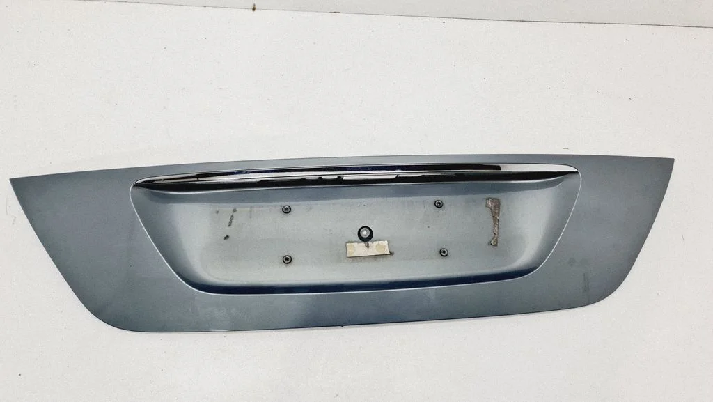 Tailgate trim 2117500237