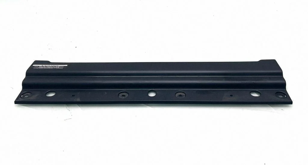 Radiatoru paneļa augšējā daļa – Nissan Navara D23 (2015-)