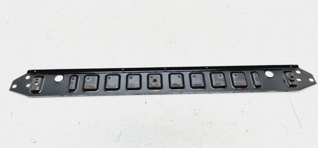 Radiatoru paneļa apakšējā daļa 6G918A297BF