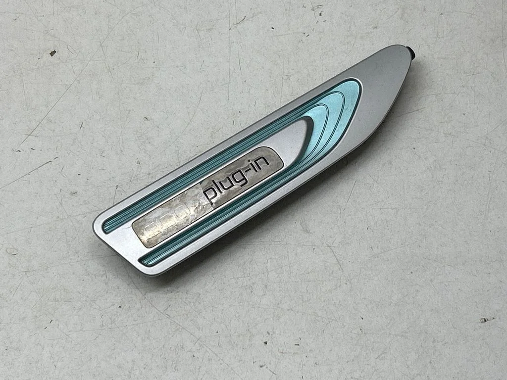 Poritiiva iluliist (molding) 87772D4000