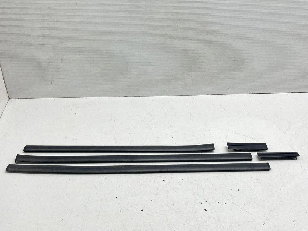 Katuse liist „molding" – parem