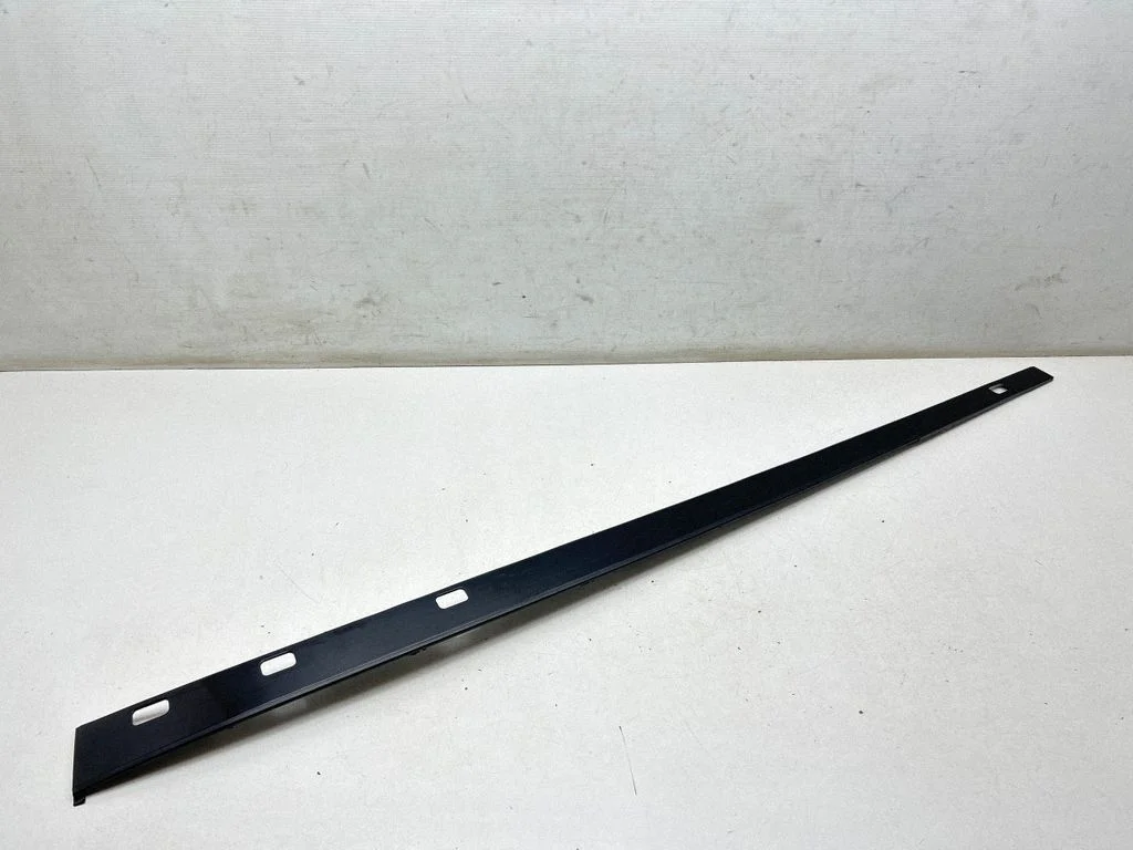 Katuse liist „molding" – parem