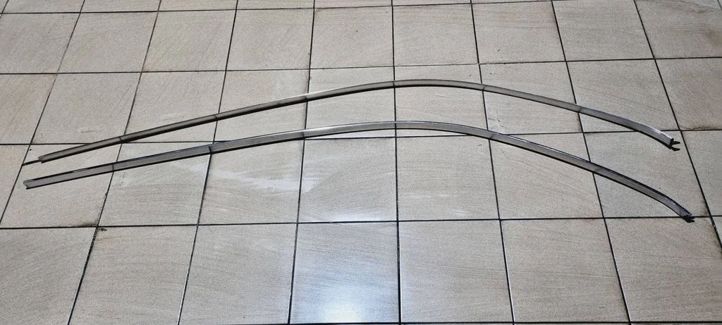 Roof trim bar molding cover