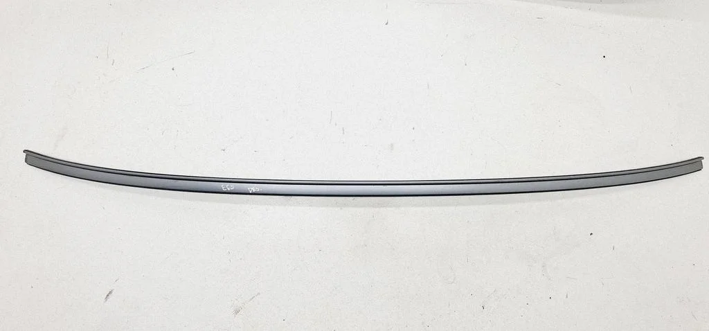 Jumta apdares līste „moldings" – BMW 5. sērija E60 E61 (2004-2010)