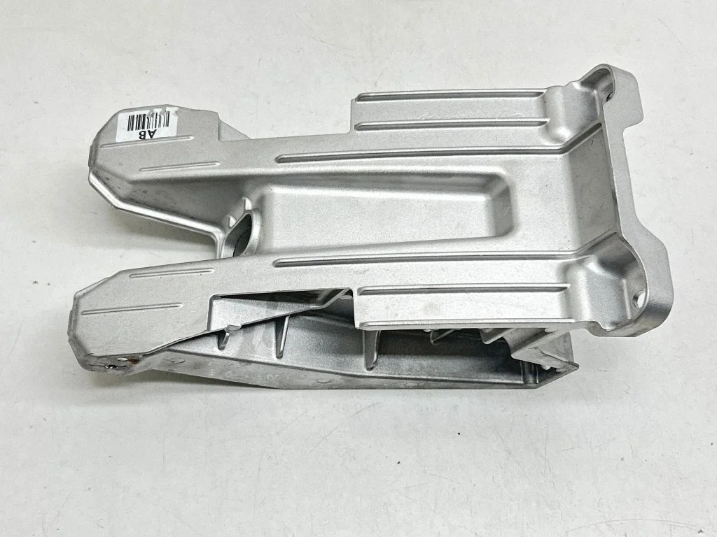 Muu keskkonsooli (tunneli) osa 84637CV010