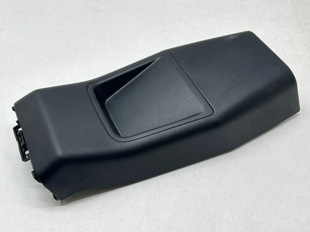 Cita centrālās konsoles (tuneļa) detaļa 84641CV000