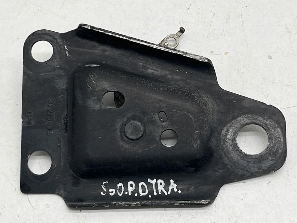 Cita priekšējās piekares detaļa 32216403