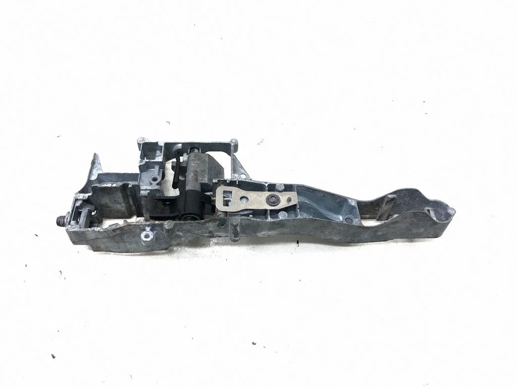 Front door exterior handle/bracket 9680168680