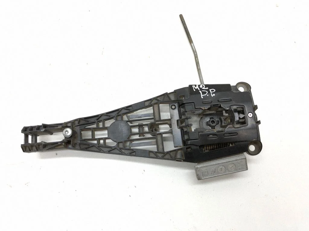 Front door exterior handle/bracket 13271966