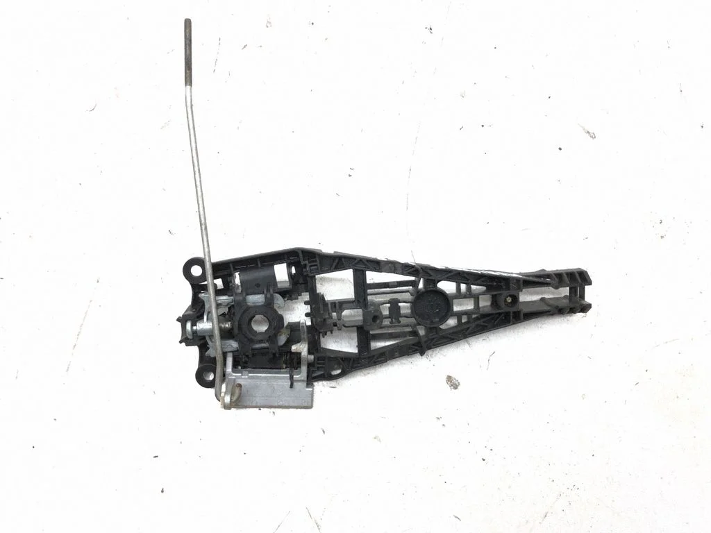 Rear door exterior handle/bracket 13271978