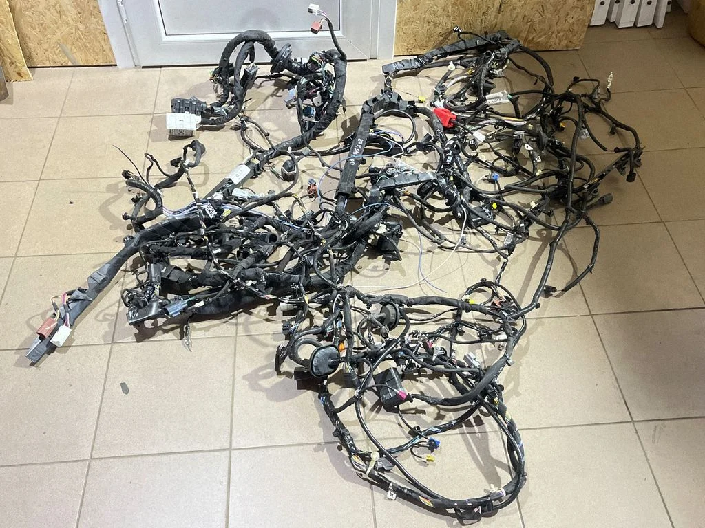 Muud juhtmed / juhtmestik M1MT14A005