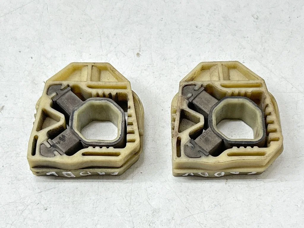 Radiator mount bracket 1Z0121367B