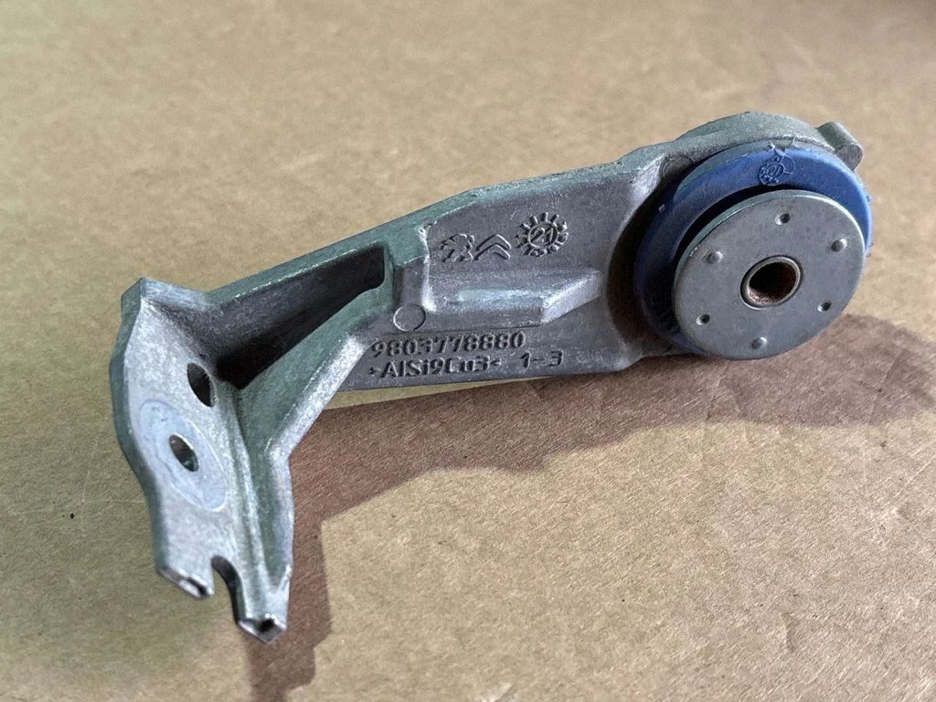 Radiator mount bracket 9803778880