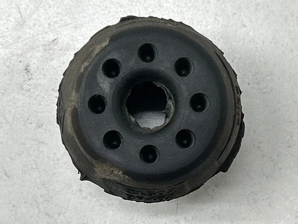 Radiaatori kinnitusklamber 21507BR40A