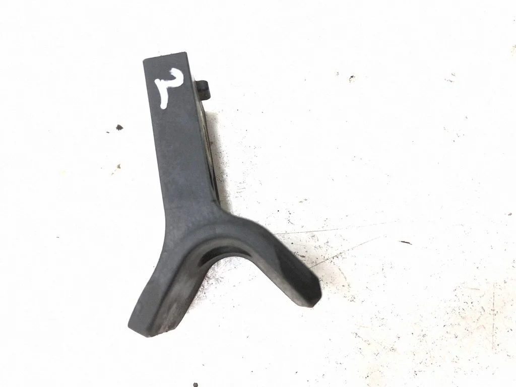 Radiaatori kinnitusklamber – Opel Meriva B (2010-2016)