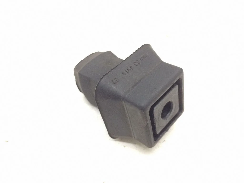 Radiator mount bracket – Volkswagen Touareg I (2002-2010)