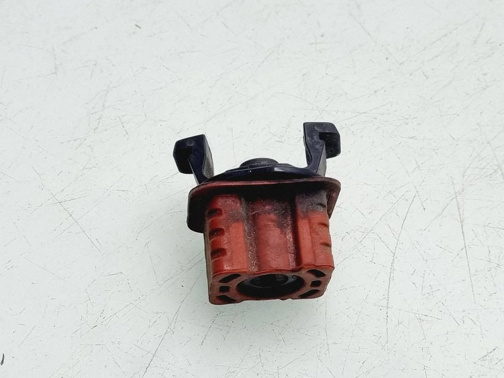 Radiator mount bracket A2115040059