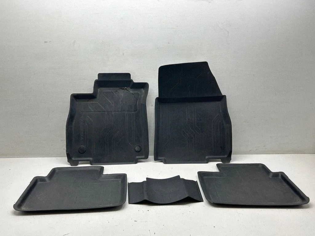 Car floor mat set 8201618021 – Renault Talisman (2015-)