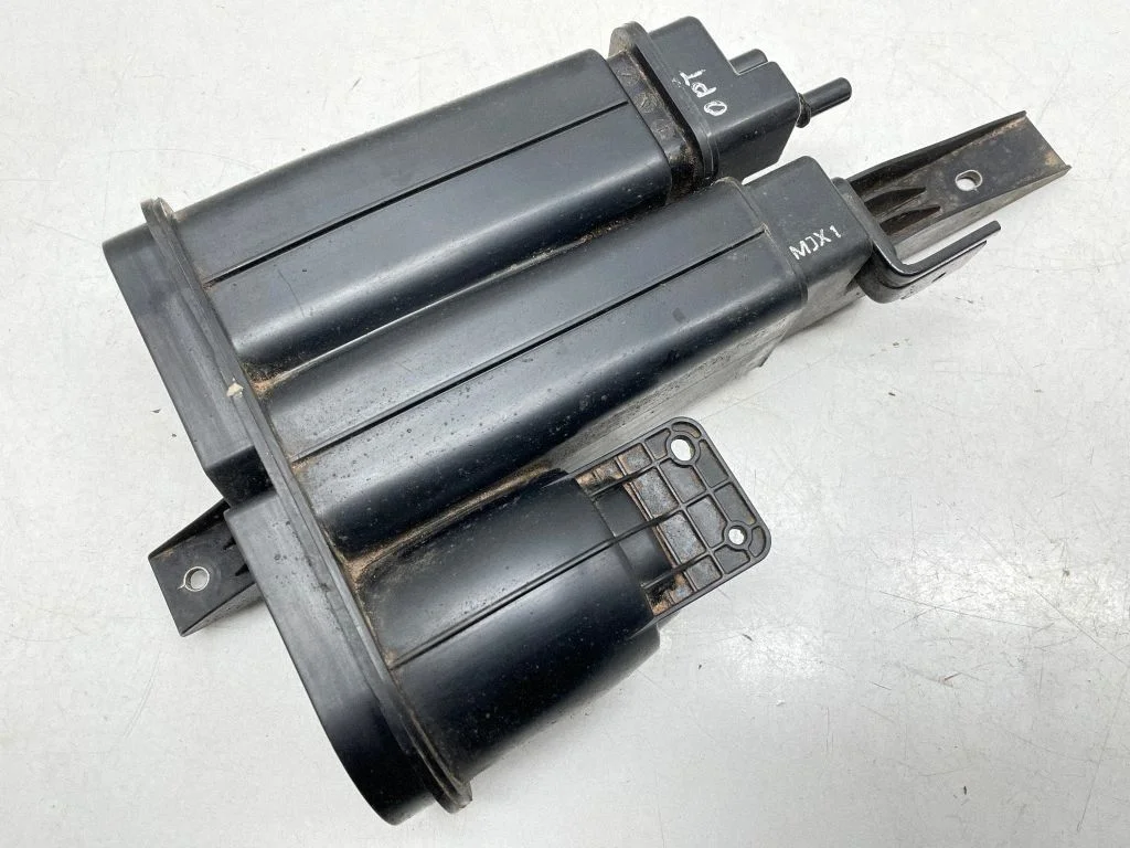 Active carbon filter fuel vapour canister 31420E6800