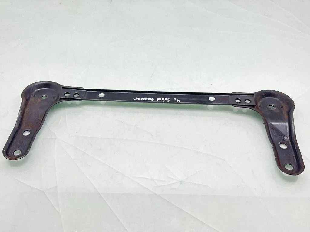 Muu tagavedrustuse varuosa – Nissan Qashqai (2010-2014)