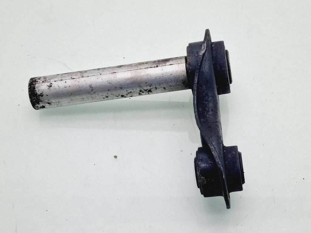 Muu tagavedrustuse varuosa – BMW X5 E70 (2006-2013)