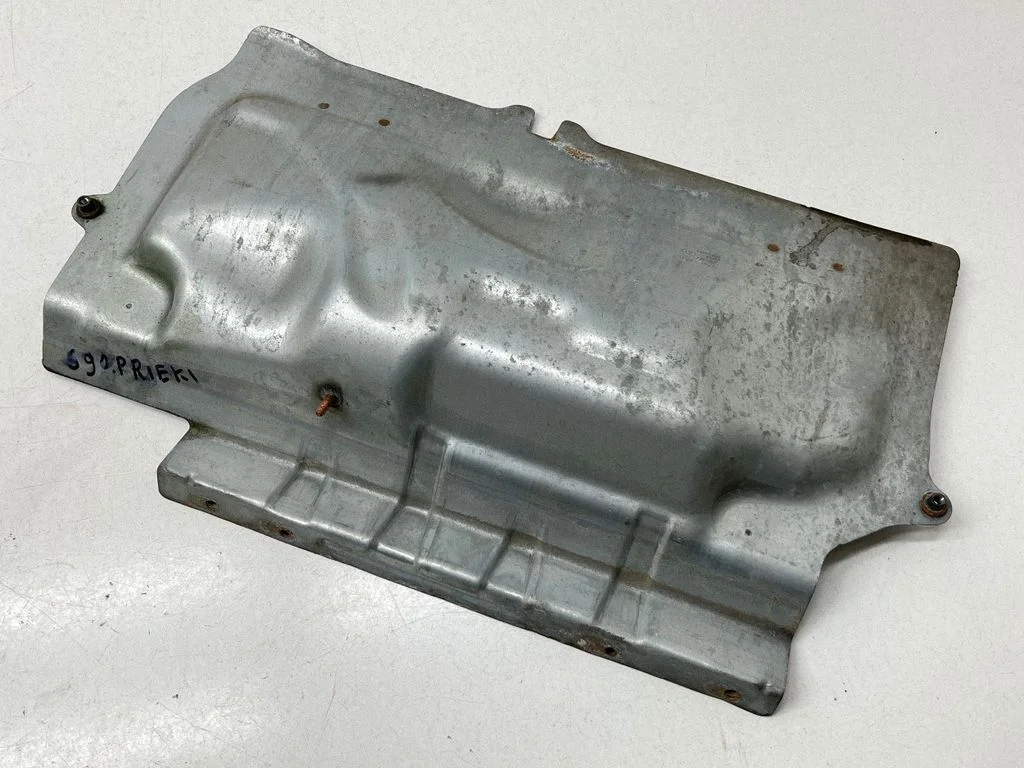 Heat shield in engine bay – Volvo S90, V90 (2016-)