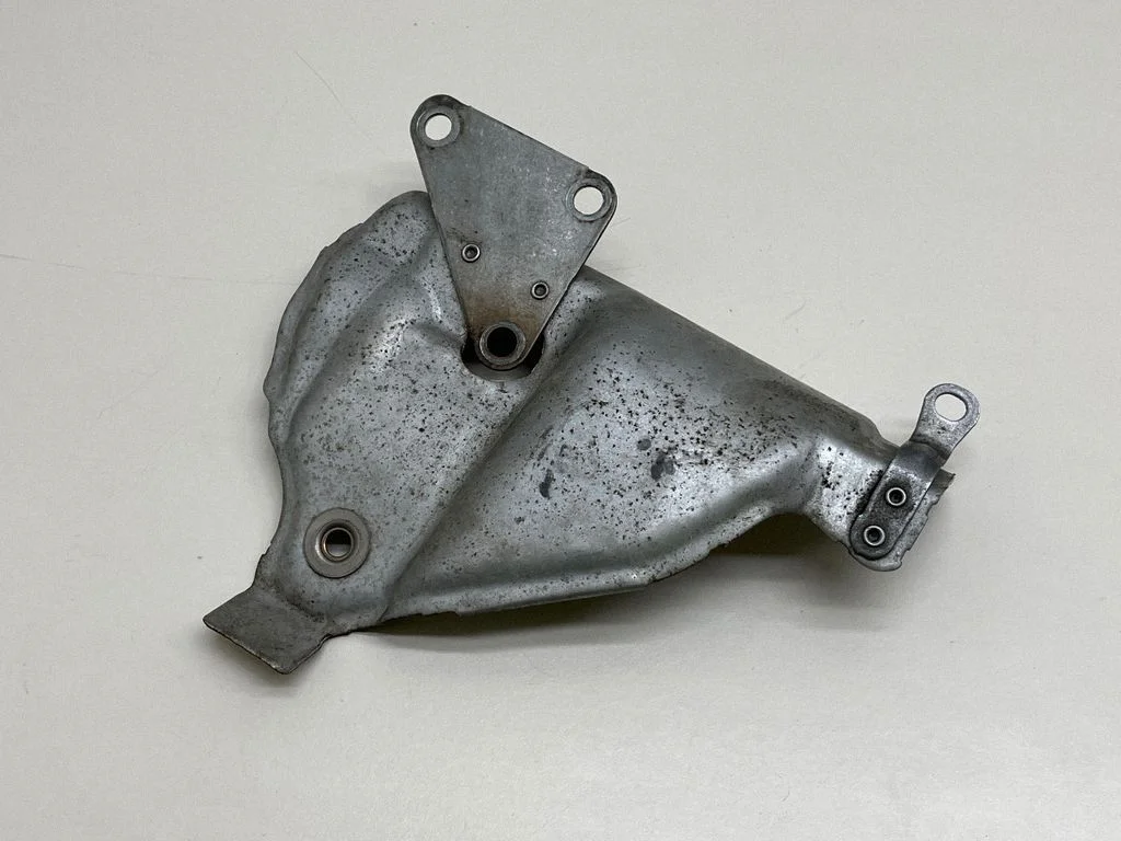 Heat shield in engine bay – Volkswagen e-Golf (2014-)
