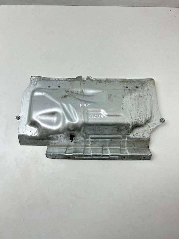 Heat shield in engine bay – Volvo S90, V90 (2016-)