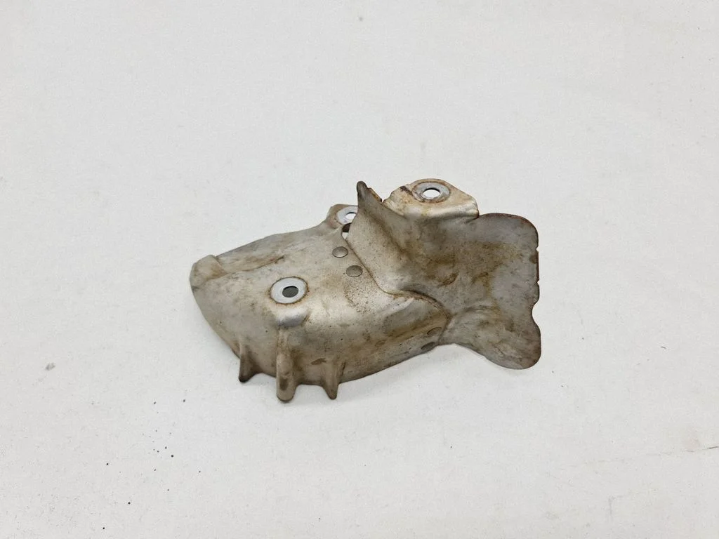 Heat shield in engine bay 8980888421EK