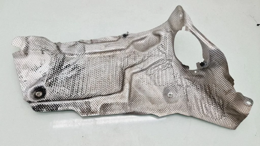 Exhaust heat shield A2116826471