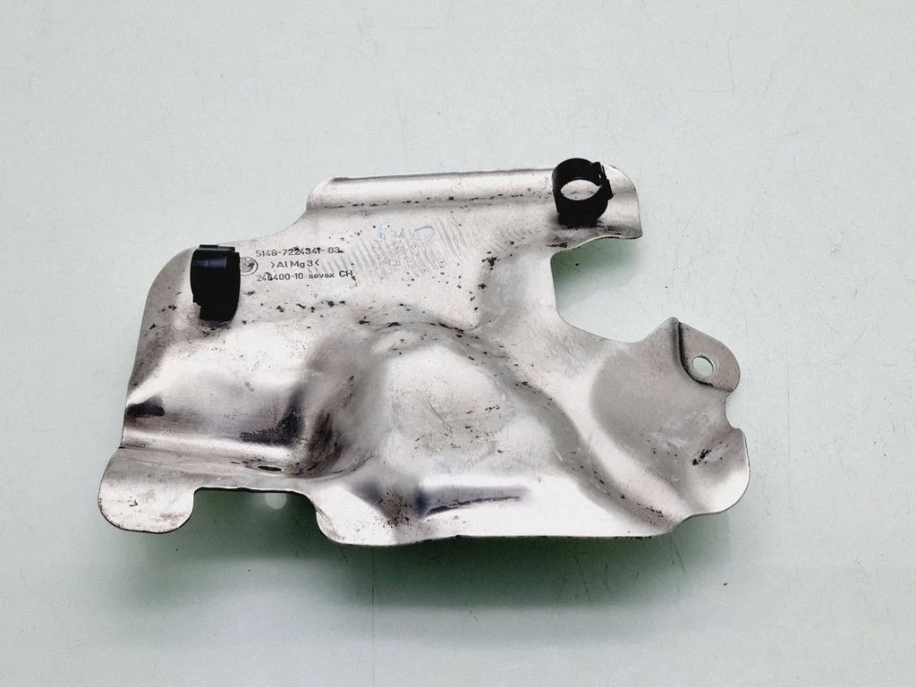 Väljalaske soojusisolatsioon (kuumakaitse) – BMW 5-seeria F10 F11 (2009-2016)