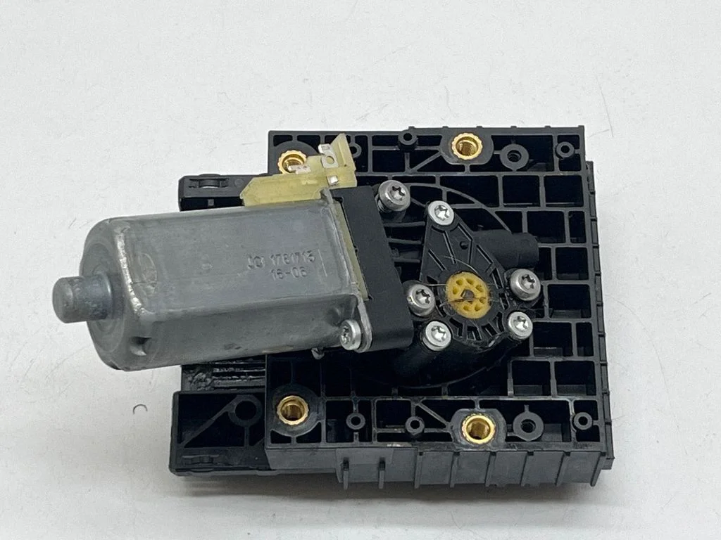Seat adjustment motor – Porsche Cayenne (92A) (2010-2017)