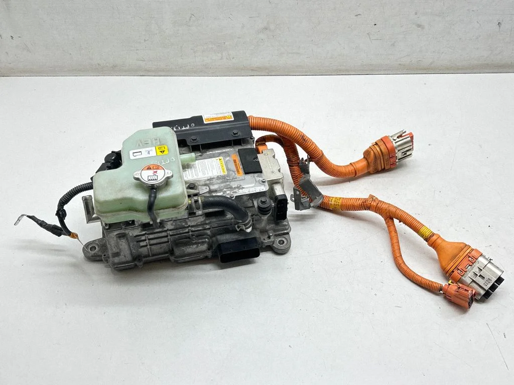 Invertors (sprieguma pārveidotājs) 366003D336