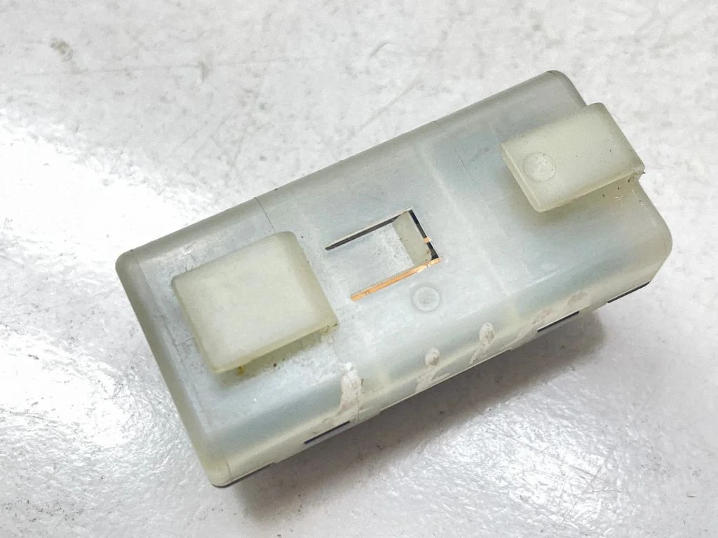 Invertors (sprieguma pārveidotājs) A0045468440
