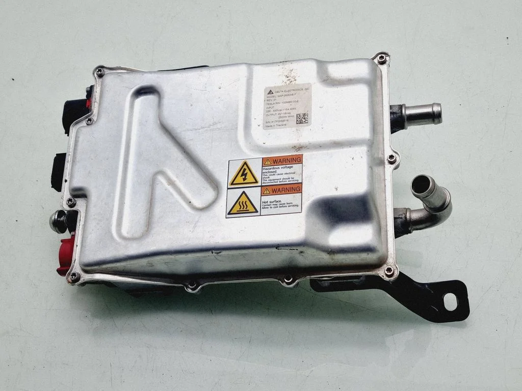 Voltage converter inverter 102866500E