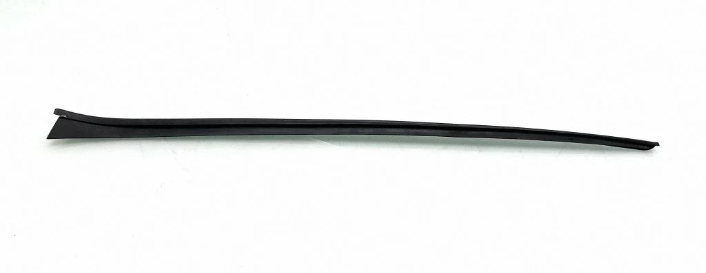Vējstikla apdare 3G0854328