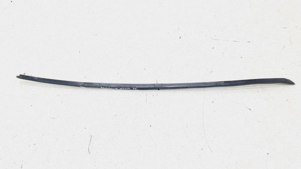 Vējstikla apdare – Volkswagen Passat B6 (2005-2010)