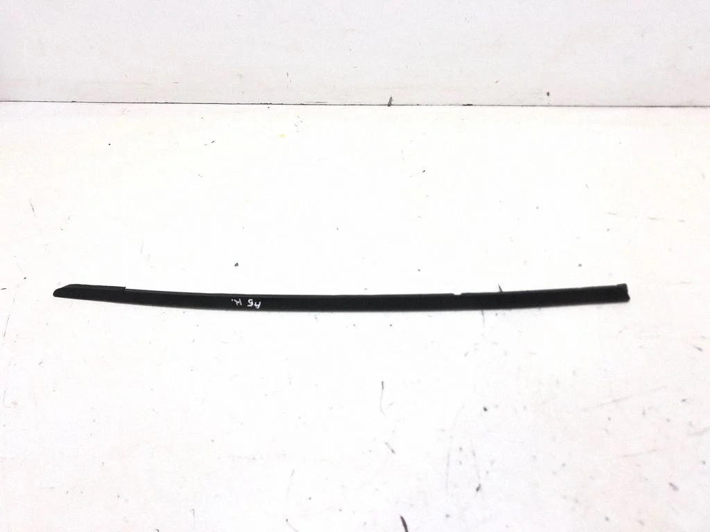 Esiklaasi liist 8T0854327A