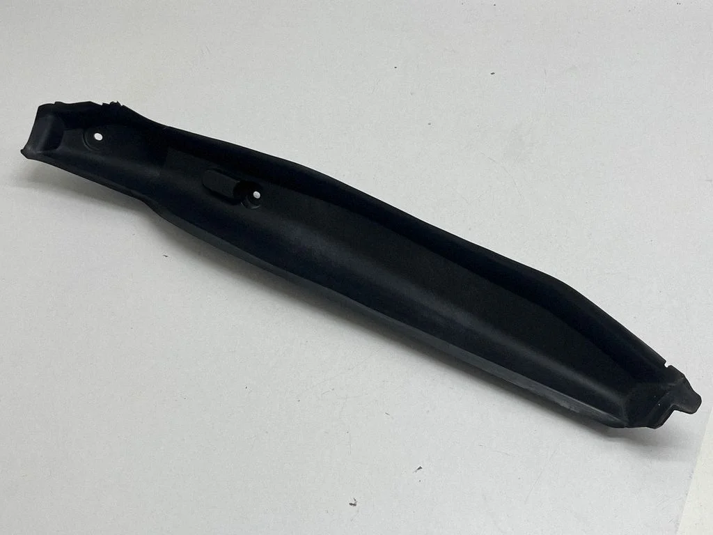 Fender end trim A1178890100