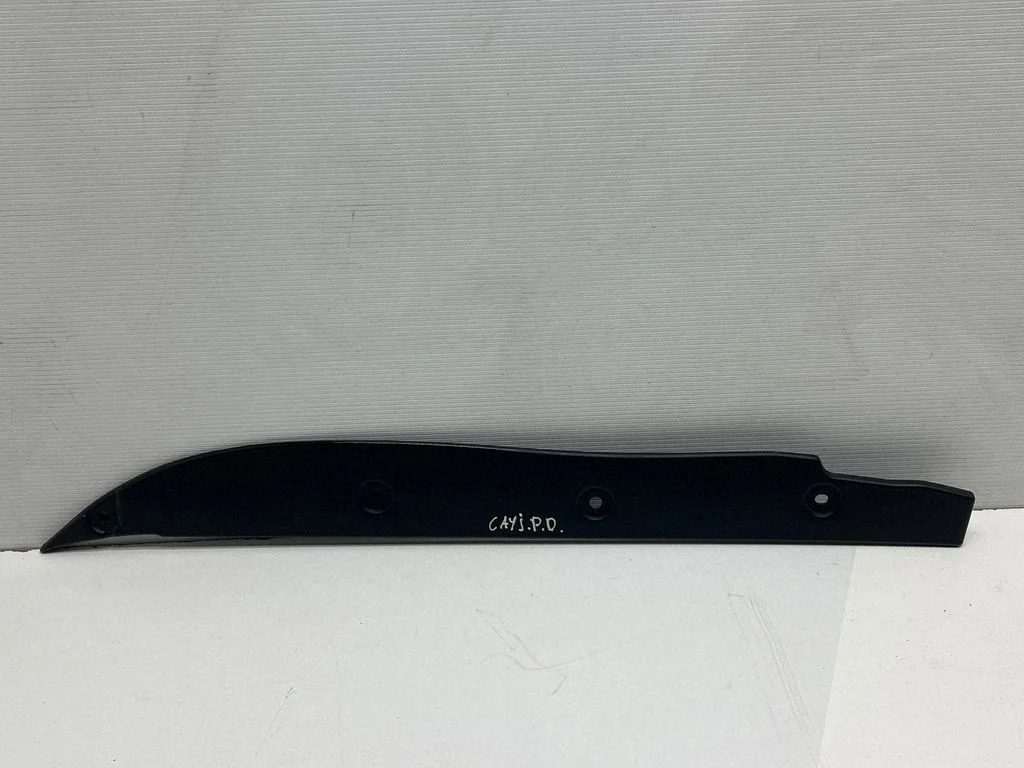 Fender end trim – Porsche Cayenne (92A) (2010-2017)