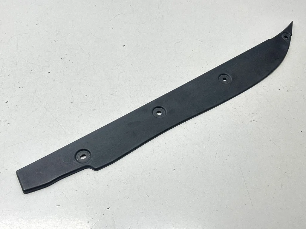 Fender end trim – Porsche Cayenne (92A) (2010-2017)