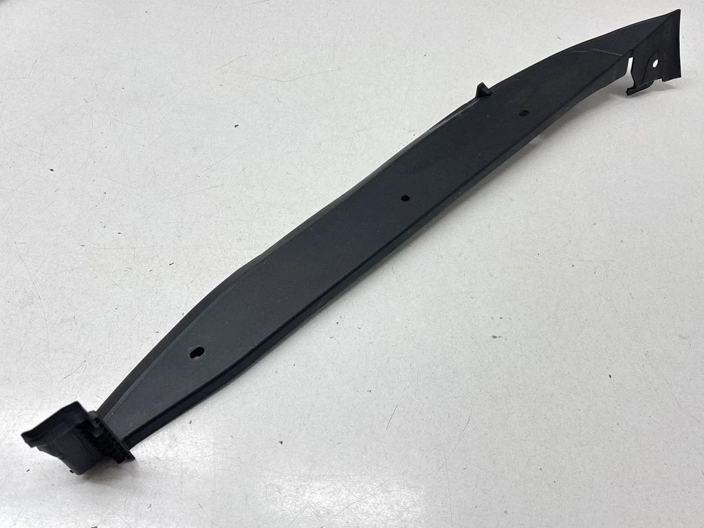 Fender end trim – Porsche Macan (95B) (2014-2018)