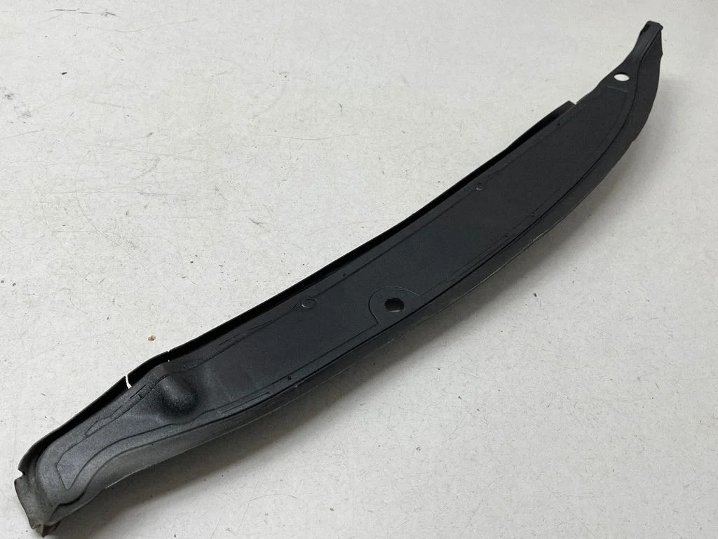 Spārna nobeiguma apdare 631120005R