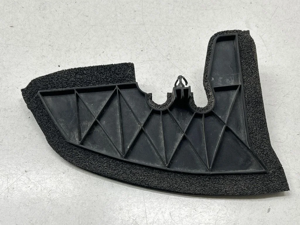 Fender end trim 638A21KA0A