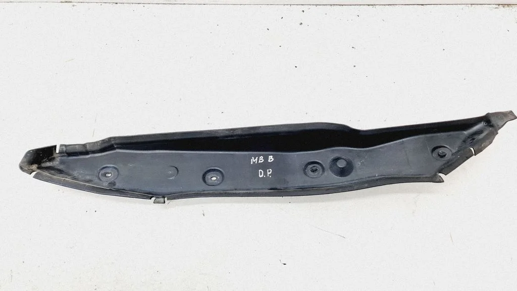 Fender end trim – Mercedes-Benz B-Class W246 W242 (2011-2017)