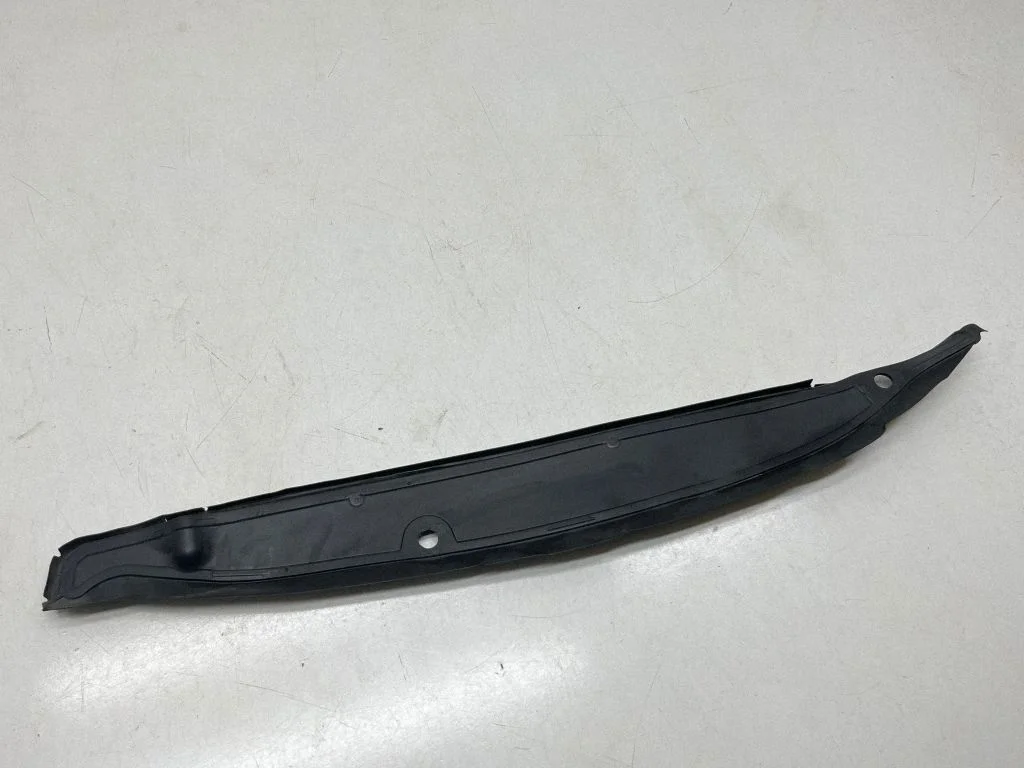 Spārna nobeiguma apdare 631120005R