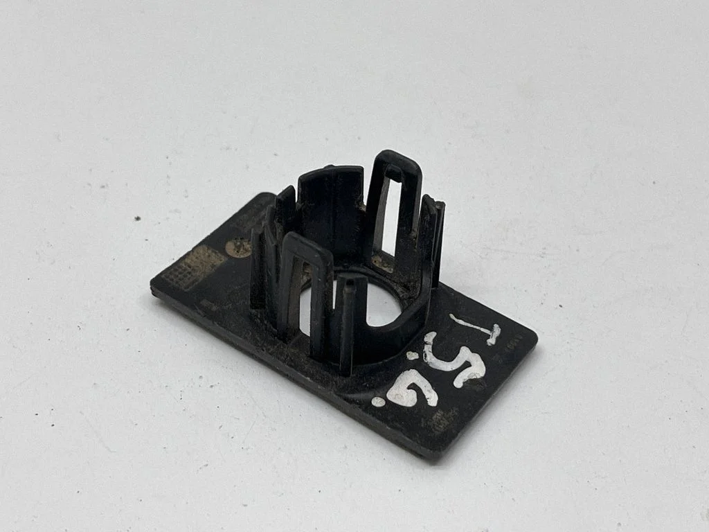 Rear parking sensor holder (PDC) 7E5919491A