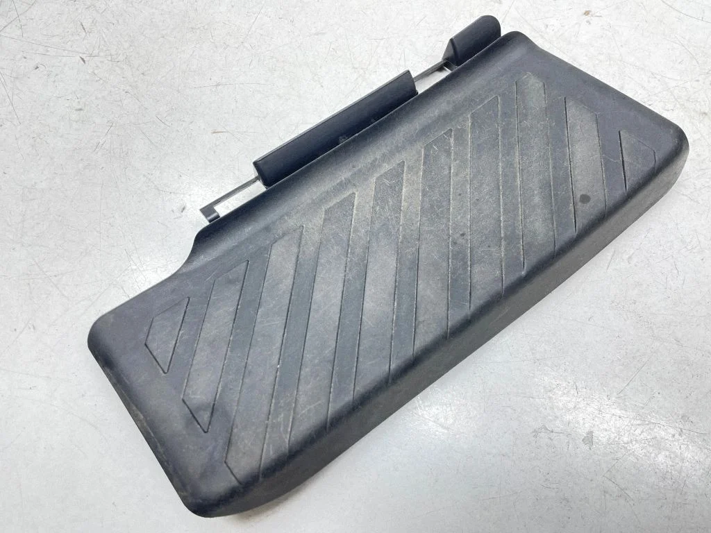Foot rest pad/dead pedal 5Q1864777C