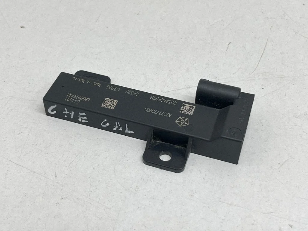 Bezatslēgas sistēmas KESSY (keyless) vadības bloks/modulis A2C77770900