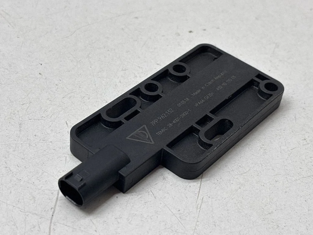 Võtmeta süsteemi KESSY (keyless) juhtplokk/moodul – Porsche Macan (95B) (2014-2018)